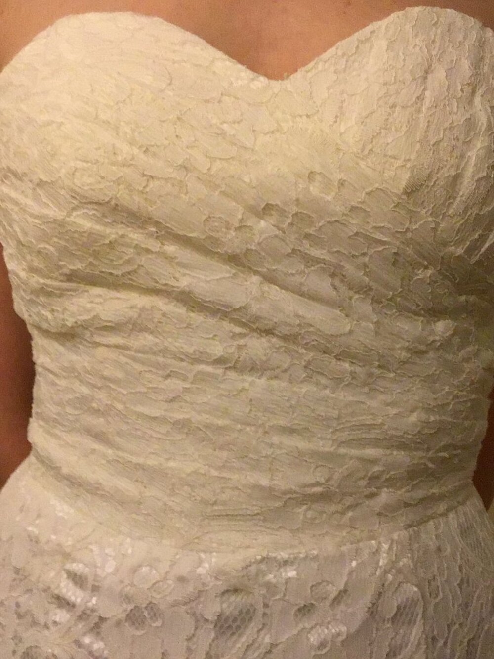 Elegant White Lace Wedding / Formal Gown – Adjustable Fit (Approx. Size 0–6) - Picture 9 of 14